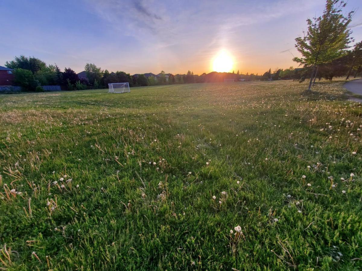 Home Stay Near The Airport Місісаґа Екстер'єр фото